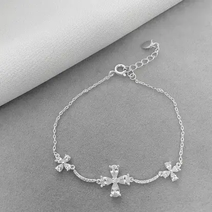 Pulseira três flores quatro pétalas prata 925