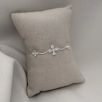 Pulseira três flores quatro pétalas prata 925 - Imagem 2